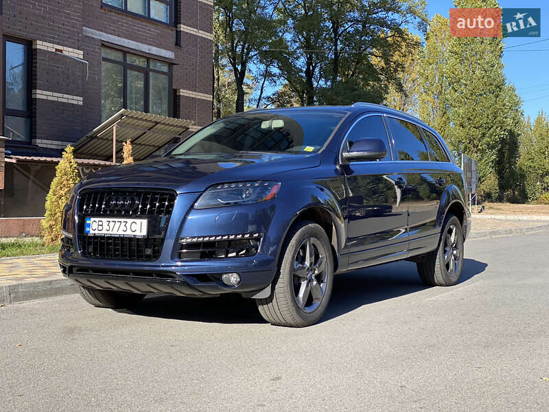 Внедорожник / Кроссовер Audi Q7 2015 в 