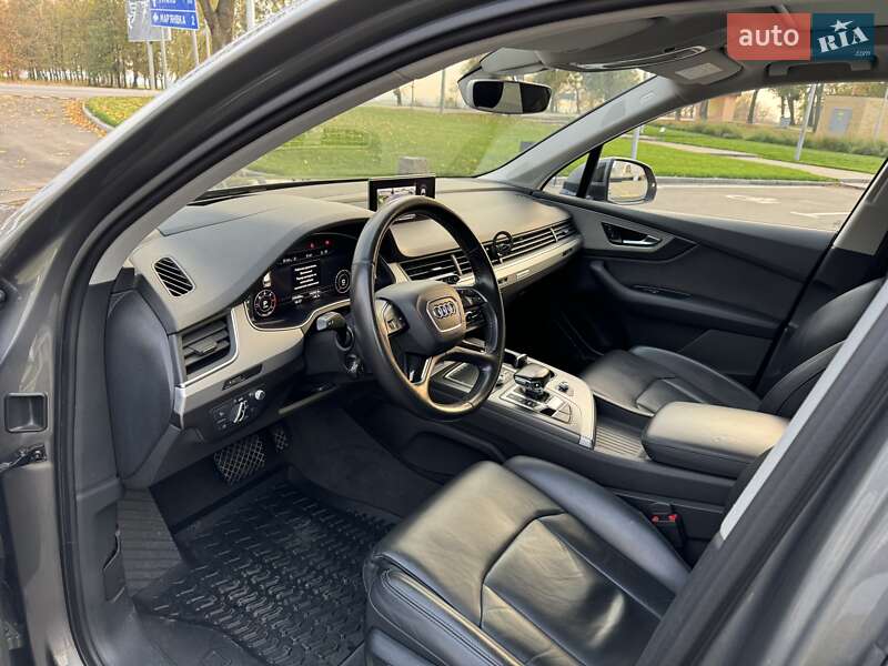 Позашляховик / Кросовер Audi Q7 2016 в Шполі