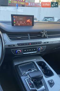 Внедорожник / Кроссовер Audi Q7 2017 в 