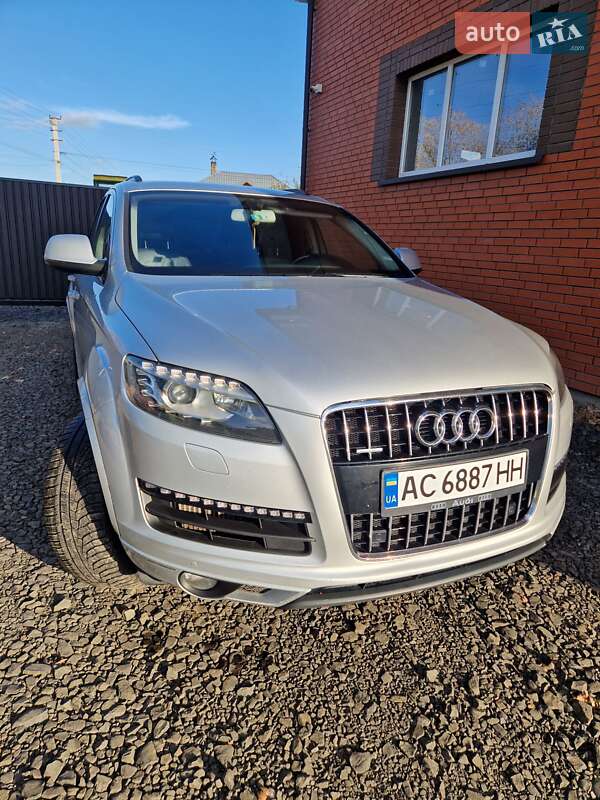Позашляховик / Кросовер Audi Q7 2012 в Камені-Каширському