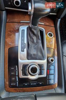 Внедорожник / Кроссовер Audi Q7 2012 в 