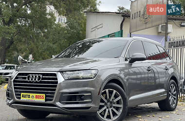 Позашляховик / Кросовер Audi Q7 2017 в 