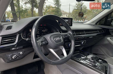 Позашляховик / Кросовер Audi Q7 2017 в 
