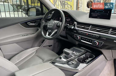 Позашляховик / Кросовер Audi Q7 2017 в 
