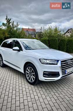 Внедорожник / Кроссовер Audi Q7 2018 в 