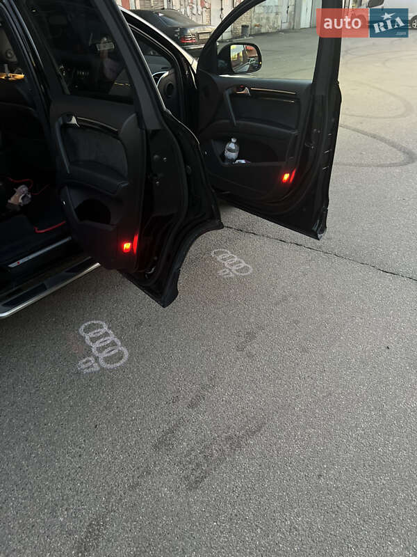 Внедорожник / Кроссовер Audi Q7 2013 в Киеве