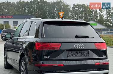 Позашляховик / Кросовер Audi Q7 2016 в 