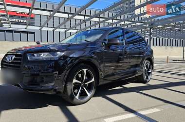Внедорожник / Кроссовер Audi Q7 2018 в 