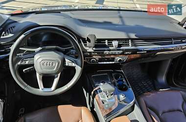Внедорожник / Кроссовер Audi Q7 2018 в 