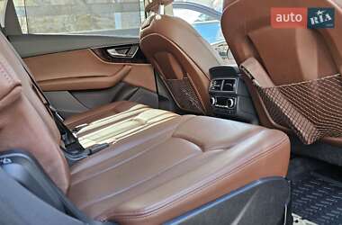 Внедорожник / Кроссовер Audi Q7 2018 в 