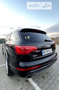 Позашляховик / Кросовер Audi Q7 2010 в Дубні