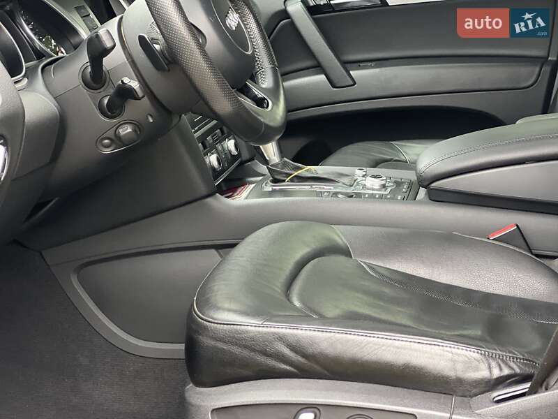 Внедорожник / Кроссовер Audi Q7 2013 в Днепре