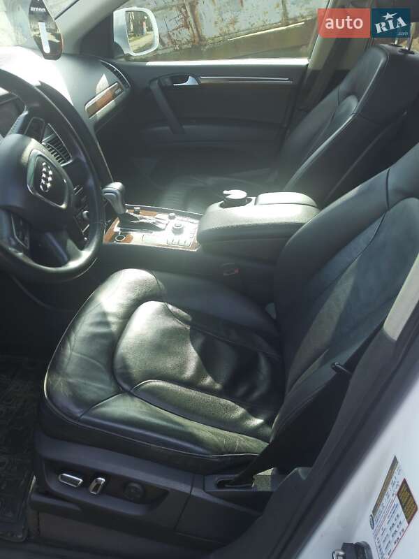 Позашляховик / Кросовер Audi Q7 2010 в Запоріжжі