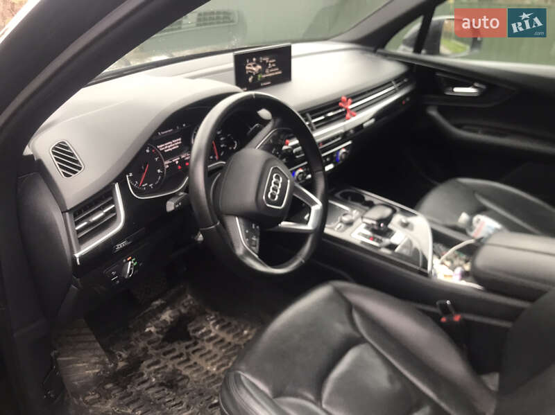 Позашляховик / Кросовер Audi Q7 2016 в Калуші