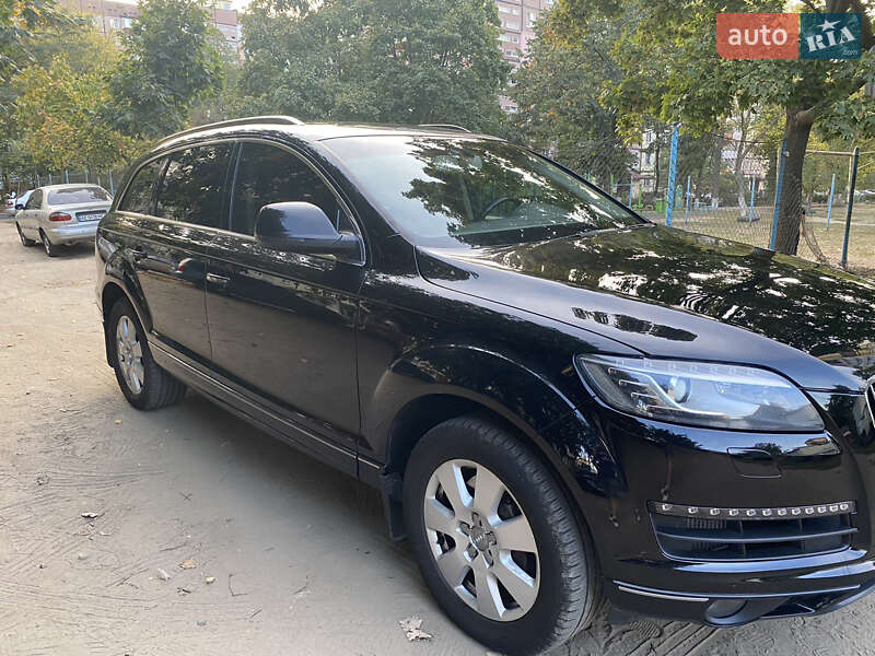 Внедорожник / Кроссовер Audi Q7 2014 в Днепре