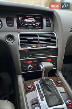 Позашляховик / Кросовер Audi Q7 2014 в 