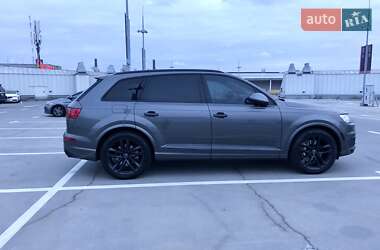 Внедорожник / Кроссовер Audi Q7 2018 в 