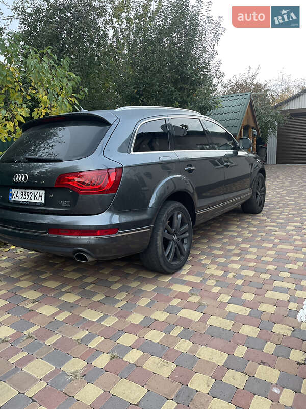 Внедорожник / Кроссовер Audi Q7 2015 в Миргороде