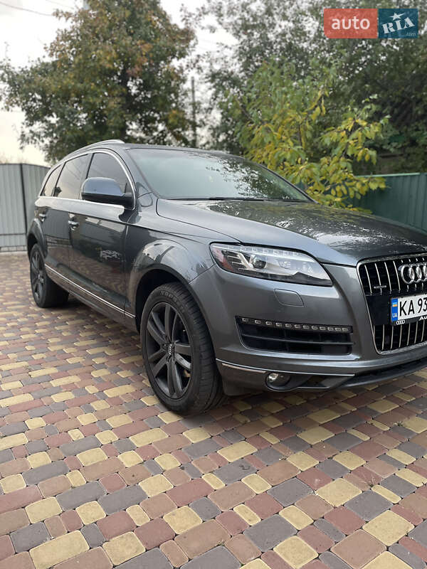 Внедорожник / Кроссовер Audi Q7 2015 в Миргороде