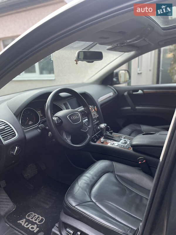 Внедорожник / Кроссовер Audi Q7 2015 в Миргороде