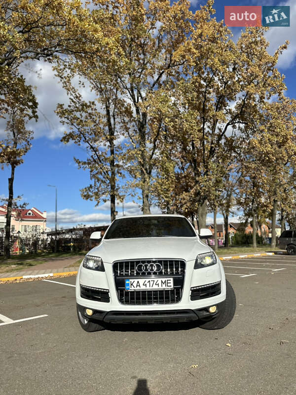 Позашляховик / Кросовер Audi Q7 2012 в Києві
