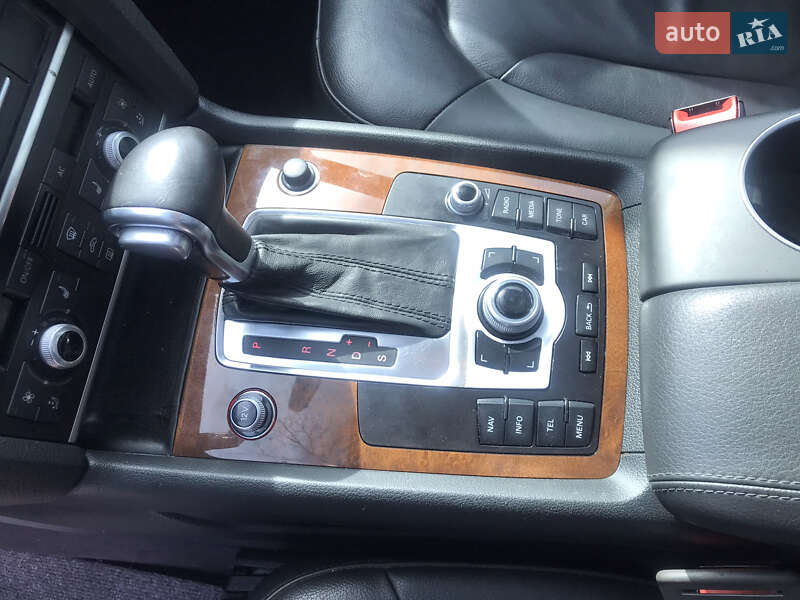 Позашляховик / Кросовер Audi Q7 2012 в Києві