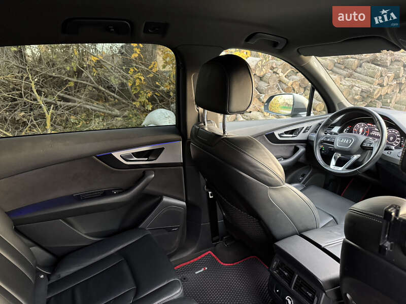 Позашляховик / Кросовер Audi Q7 2017 в Вінниці