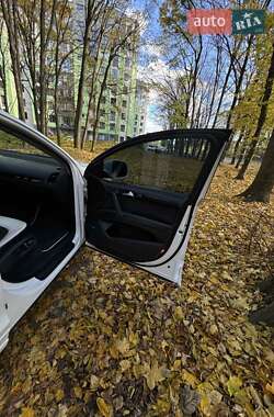 Внедорожник / Кроссовер Audi Q7 2011 в 