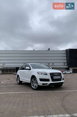 Позашляховик / Кросовер Audi Q7 2011 в 