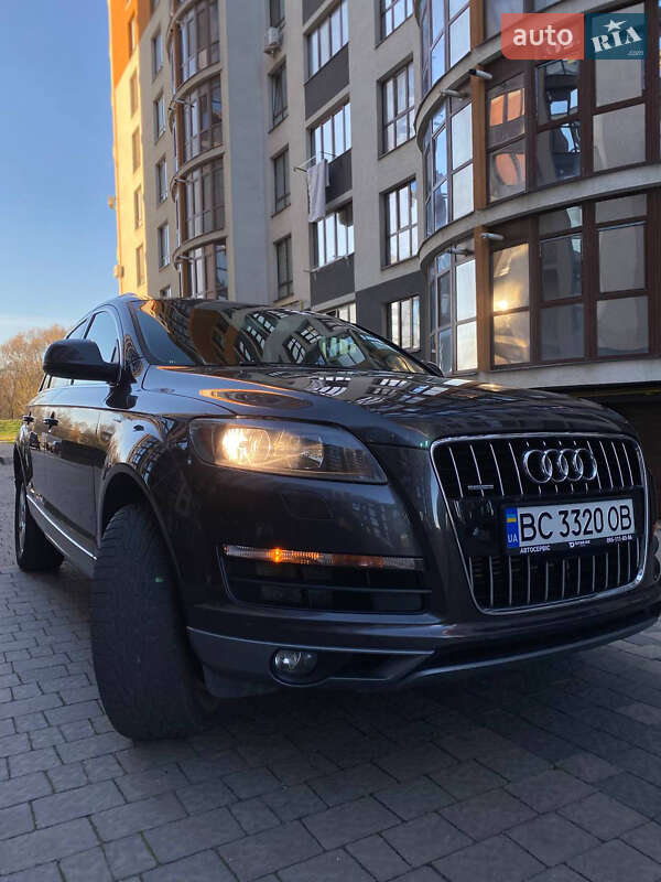 Позашляховик / Кросовер Audi Q7 2011 в Івано-Франківську