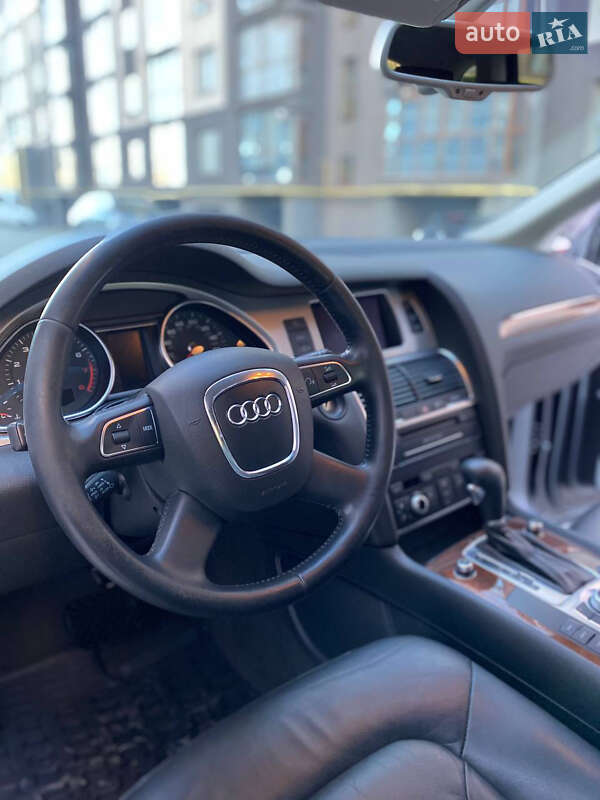 Позашляховик / Кросовер Audi Q7 2011 в Івано-Франківську
