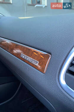 Внедорожник / Кроссовер Audi Q7 2011 в 