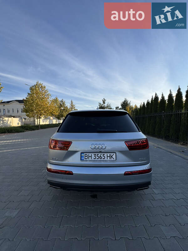 Внедорожник / Кроссовер Audi Q7 2017 в Одессе