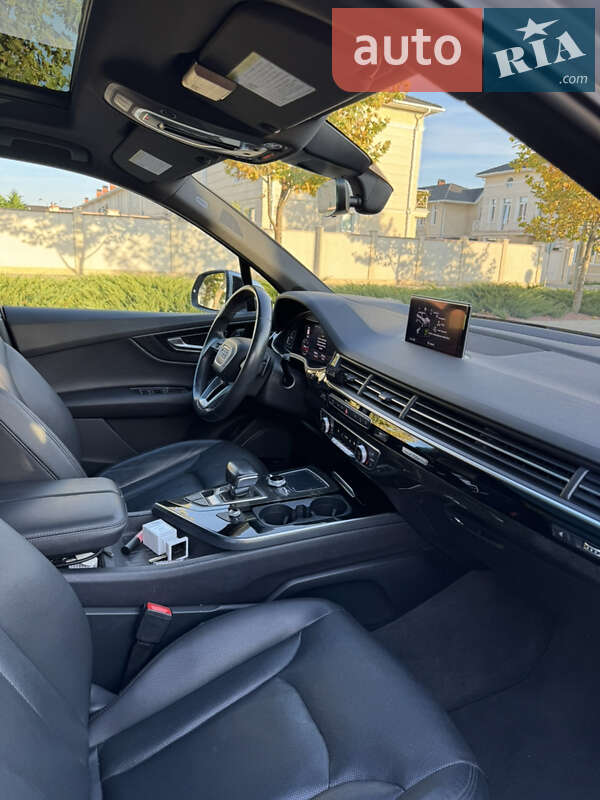 Внедорожник / Кроссовер Audi Q7 2017 в Одессе