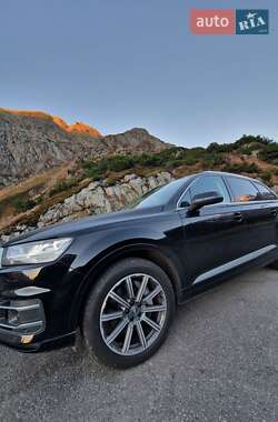 Внедорожник / Кроссовер Audi Q7 2018 в 