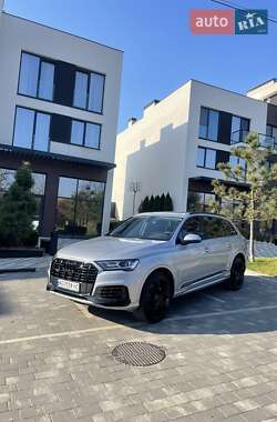 Позашляховик / Кросовер Audi Q7 2019 в Ужгороді