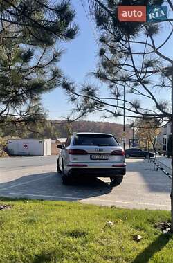 Внедорожник / Кроссовер Audi Q7 2019 в 