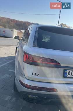 Внедорожник / Кроссовер Audi Q7 2019 в 