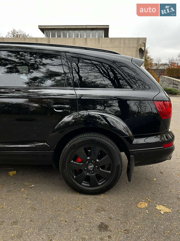 Позашляховик / Кросовер Audi Q7 2013 в Дніпрі