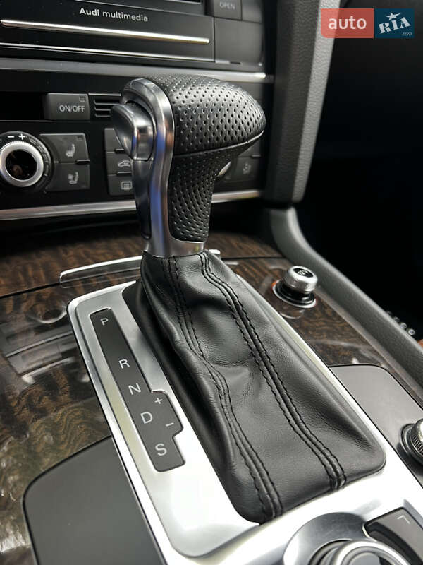 Позашляховик / Кросовер Audi Q7 2013 в Дніпрі