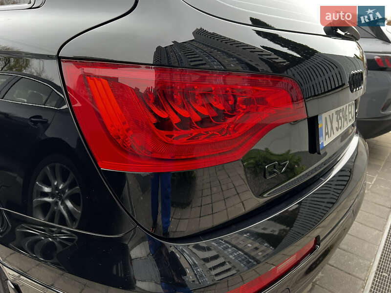 Позашляховик / Кросовер Audi Q7 2013 в Дніпрі