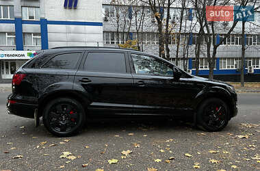 Позашляховик / Кросовер Audi Q7 2013 в 