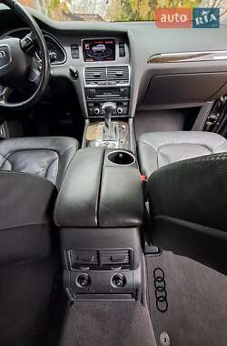 Внедорожник / Кроссовер Audi Q7 2011 в 