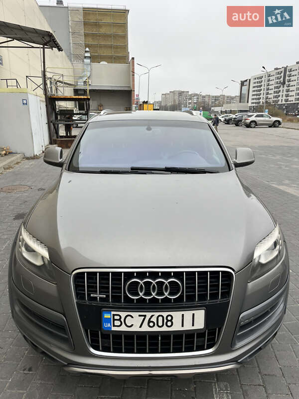 Внедорожник / Кроссовер Audi Q7 2011 в 