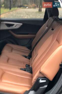 Внедорожник / Кроссовер Audi Q7 2022 в 