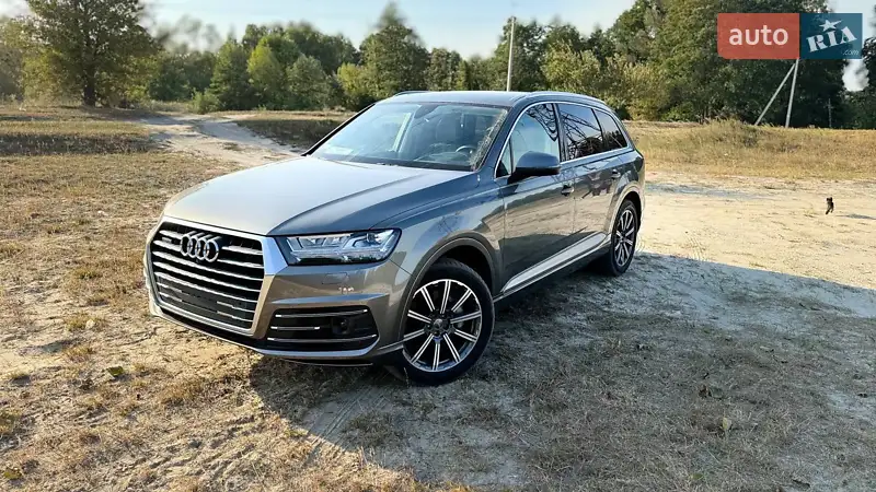 Внедорожник / Кроссовер Audi Q7 2017 в 