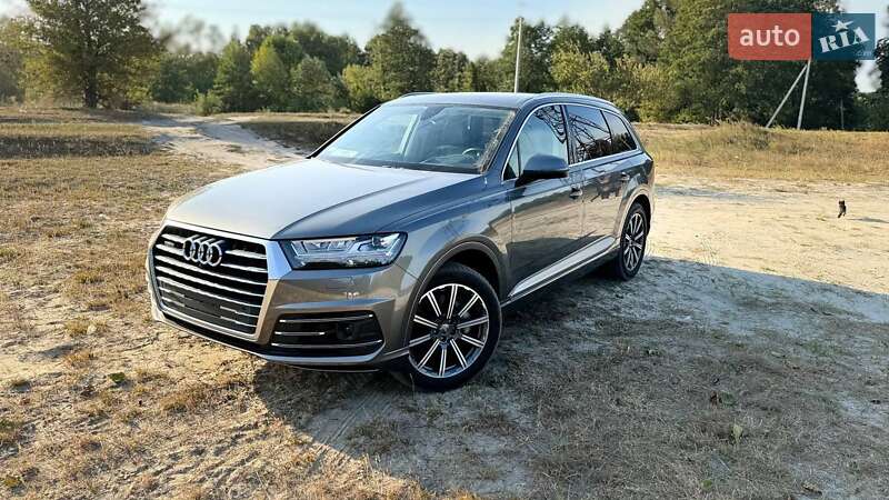 Внедорожник / Кроссовер Audi Q7 2017 в Шостке