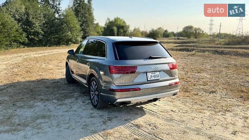 Внедорожник / Кроссовер Audi Q7 2017 в Шостке