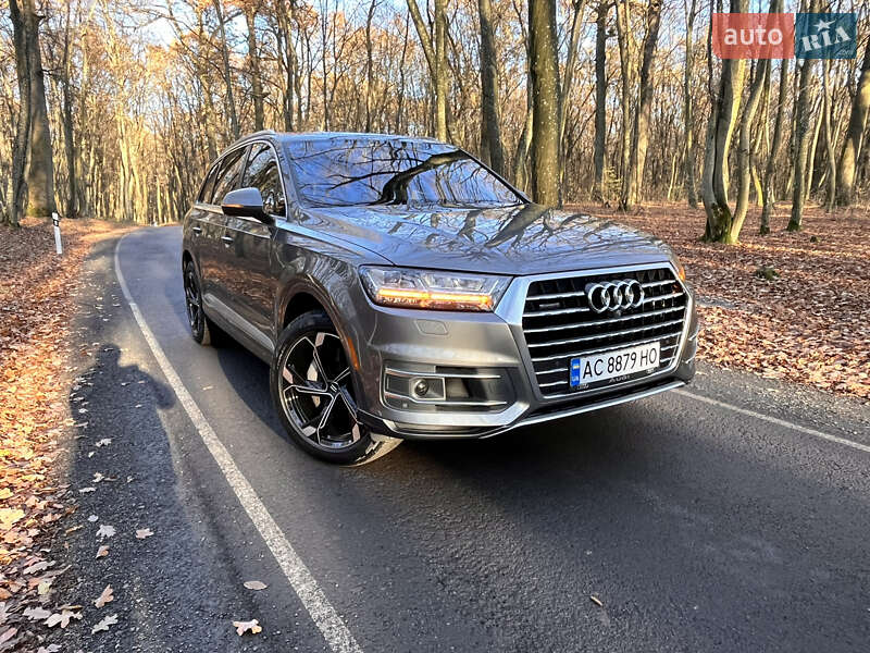 Позашляховик / Кросовер Audi Q7 2017 в Луцьку