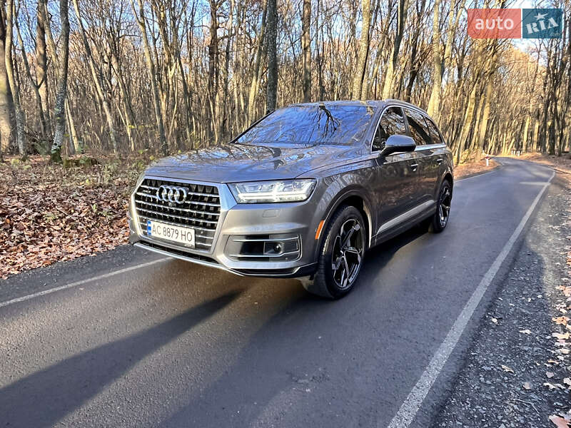 Позашляховик / Кросовер Audi Q7 2017 в Луцьку
